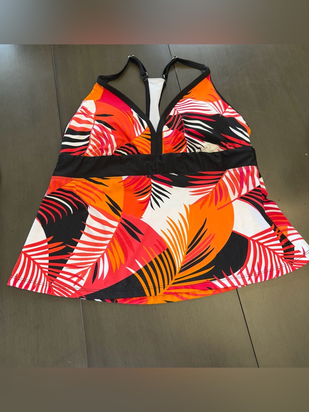 Women’s South Point Tropical Print Swim Top in Red, Black, & Orange Size 16W